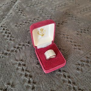 Premier Designs "Spectacular" Silver and Diamond look Ring, Size 7